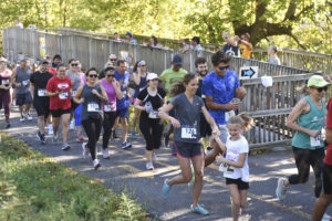 Doing the Deckers Dash: 5K raises money for FODC